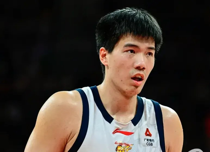 焦泊乔请假离队 杜锋批评与战术角色成主因