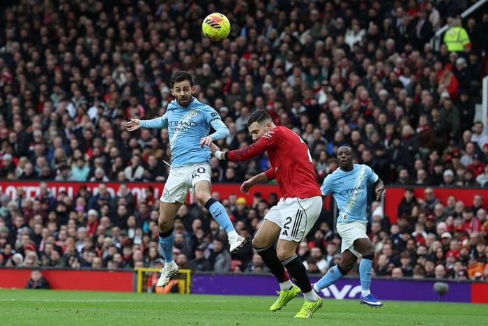 31岁B席自由身遭巴萨婉拒 四年转会梦终成泡影