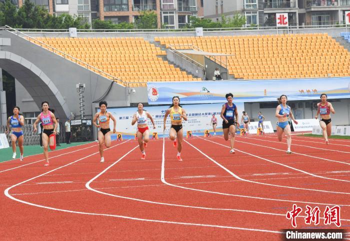 第三届“一带一路”田径邀请赛正式开赛，陈佳