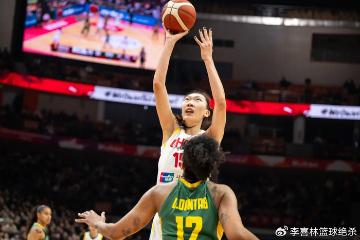 韩旭爆发砍22+8助中国女篮力克巴西